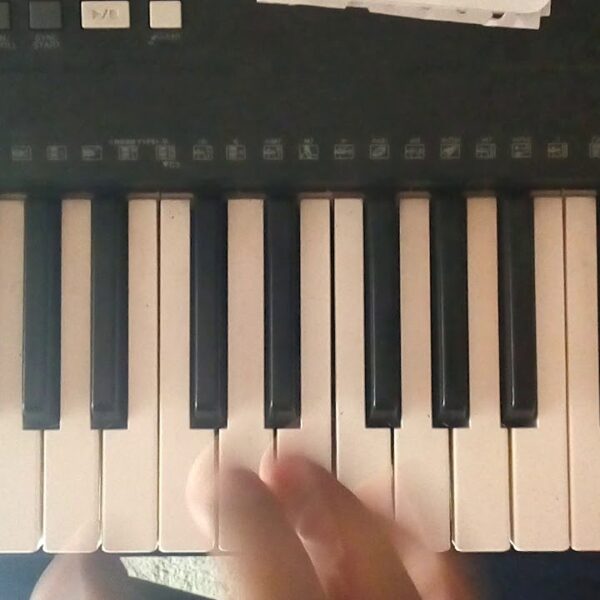 Aprendiendo Piano: GuÃa Paso a Paso para Tocar el Acorde Sol 7 (G7)